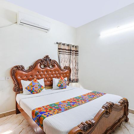 Fabexpress Fen Breeze Otel Siruseri Dış mekan fotoğraf