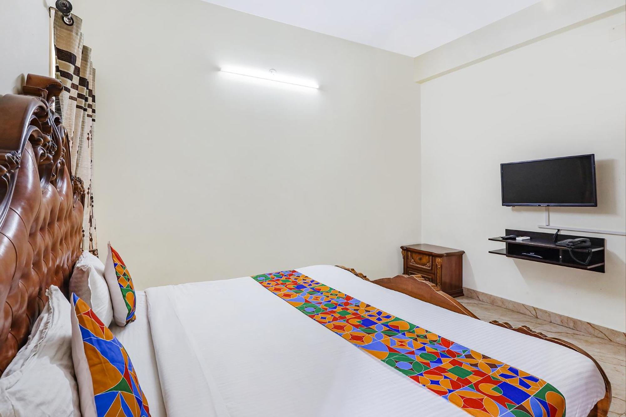 Fabexpress Fen Breeze Otel Siruseri Dış mekan fotoğraf